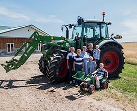 Fendt-Jantzi-family_testimonial_272x220